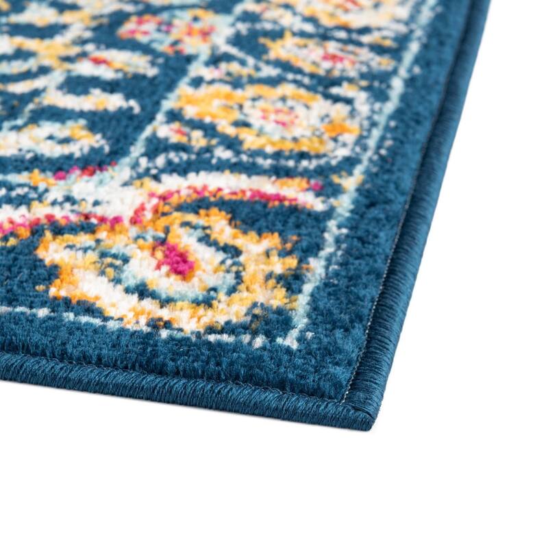 Traditional Taylor Collection Area Rug