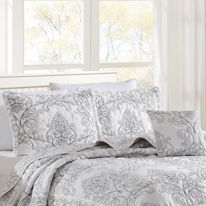 Serenta Damask Oversized 4-piece Bedspread Set