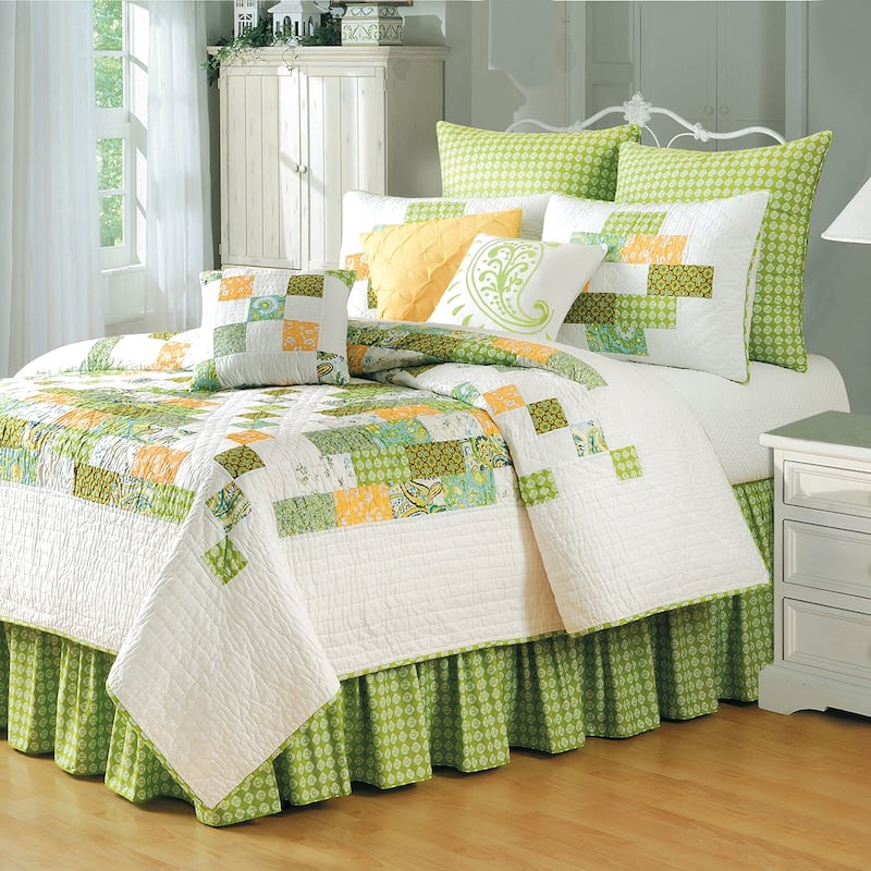 Gracie Patchwork Cotton Quilt (Quilt or Sham Separate) - King