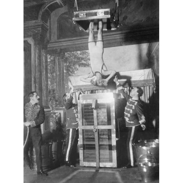 HoudiniS Water Torture Cell Escape Houdini History Bed Bath & Beyond 24421404