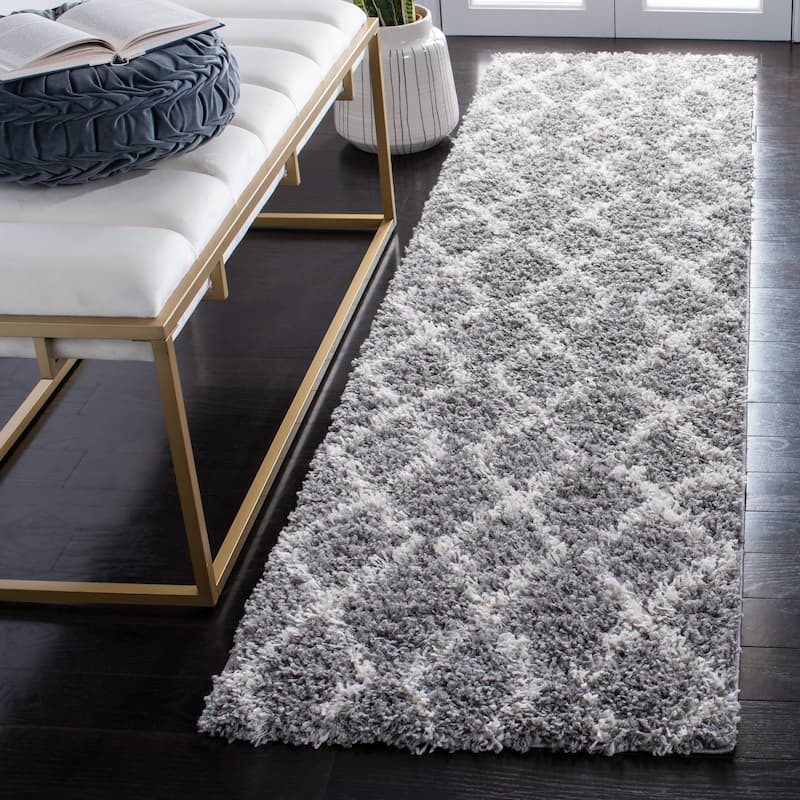 SAFAVIEH Venus Shag Adelia Moroccan 1.75-inch Thick Rug - 2'2" x 8' Runner - Grey/Ivory