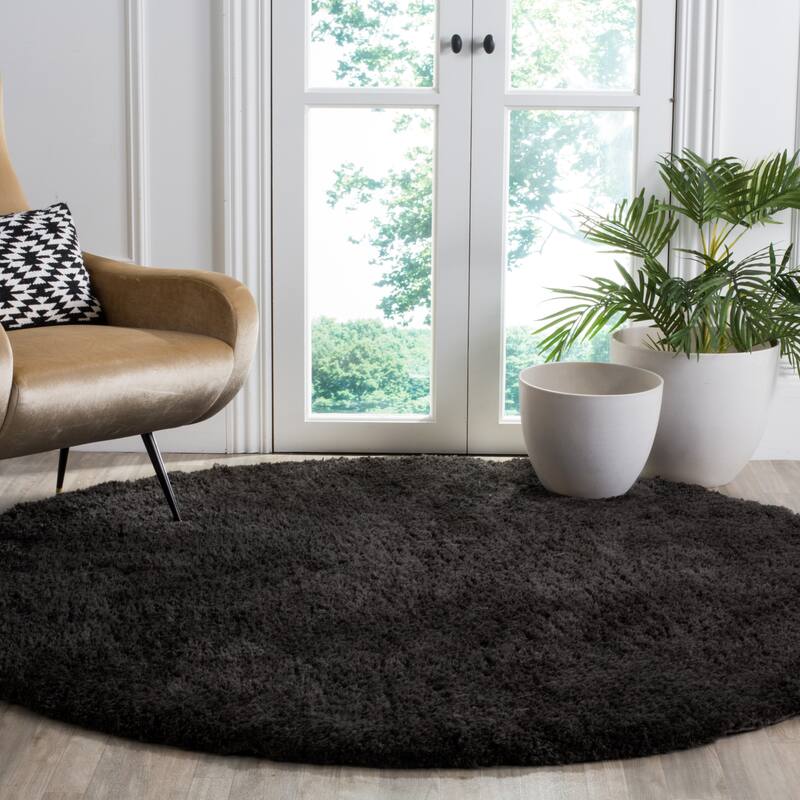 SAFAVIEH Handmade Sheep Shag Dochia Solid Polyester Rug - 6' Round - Charcoal