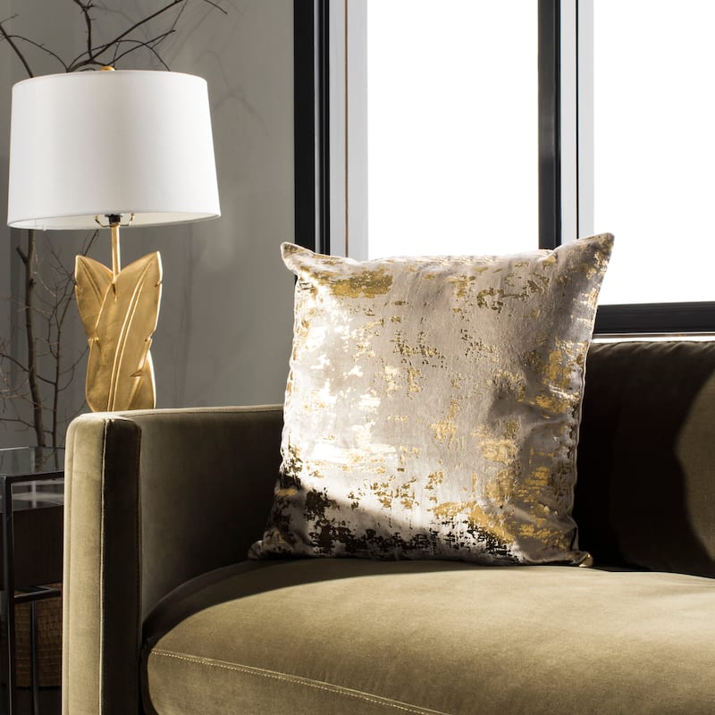 SAFAVIEH Carlijn Metallic Modern Glam Accent Throw Pillow - Beige/Gold - 18Wx18L