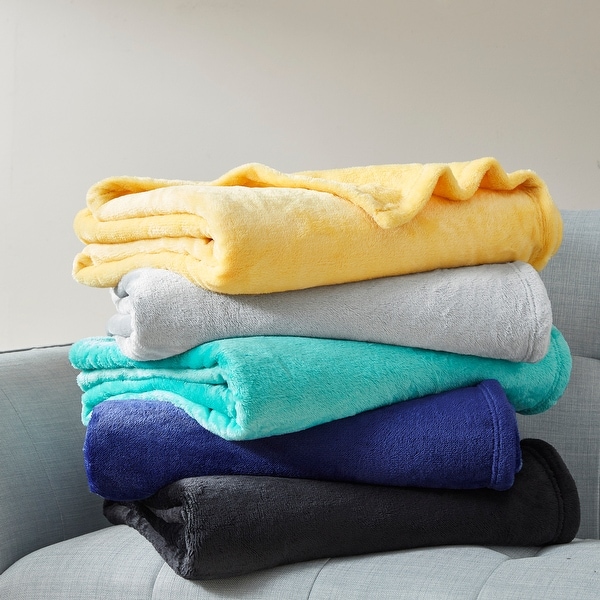 Intelligent Design Solid Microlight Plush Oversized Throw On