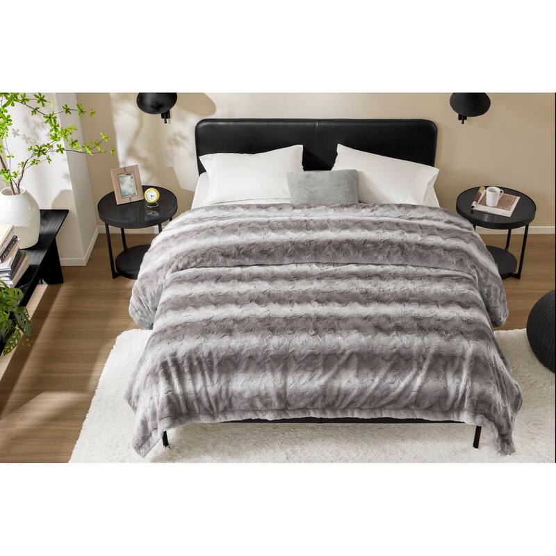Madison Park Zuri Faux Fur Blanket