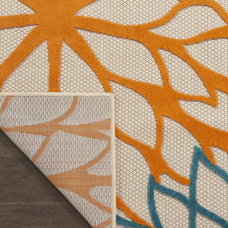 HomeRoots Contemporary Square Outdoor Rug - 5' Square