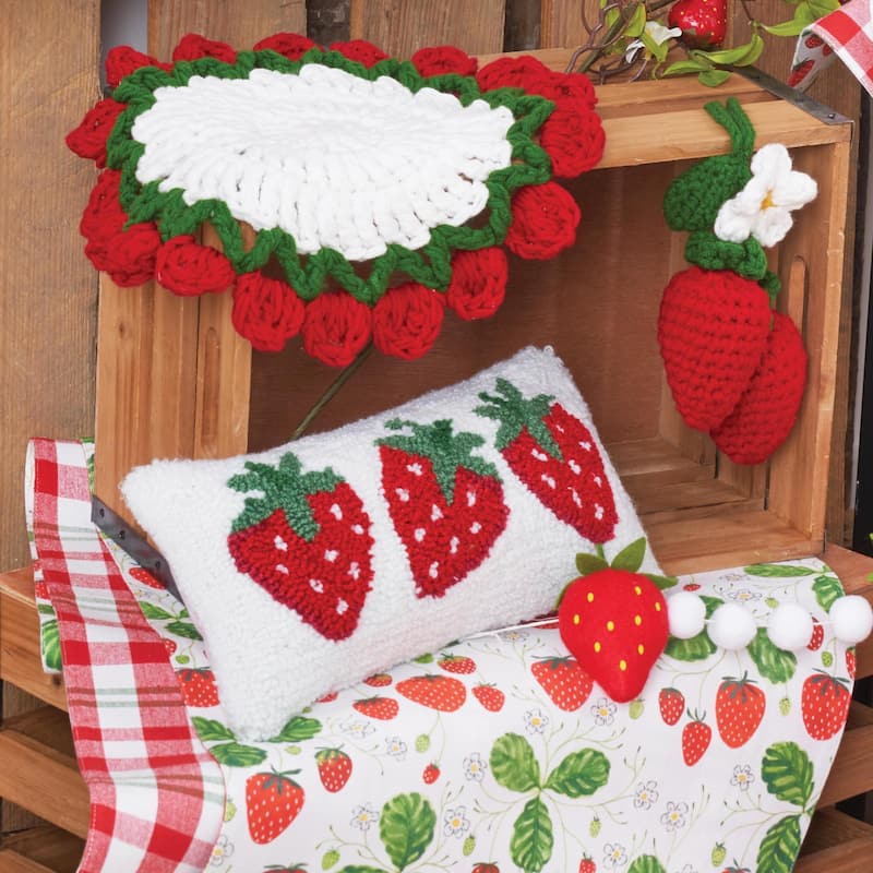 Strawberry Trio Small/Petite Hooked Spring & Summer Accent Pillow, 6" x 12"