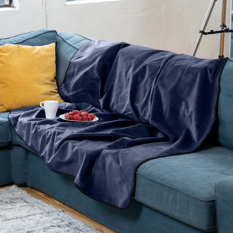 Avana Waterproof Throw Blanket - Microvelvet Black