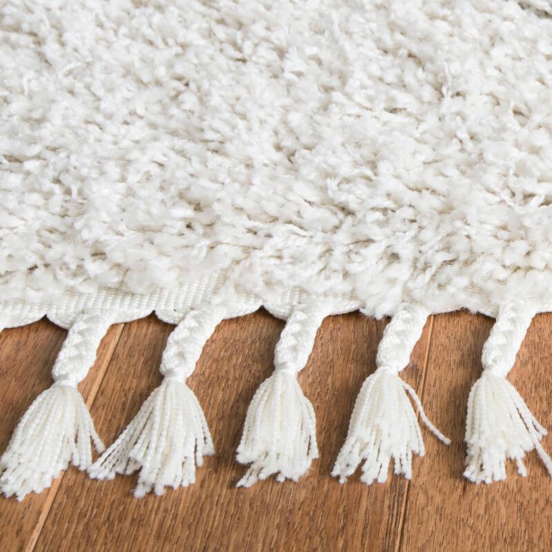 SAFAVIEH Pro Lux Shag Nazmije Moroccan Tassel 2.4-inch Thick