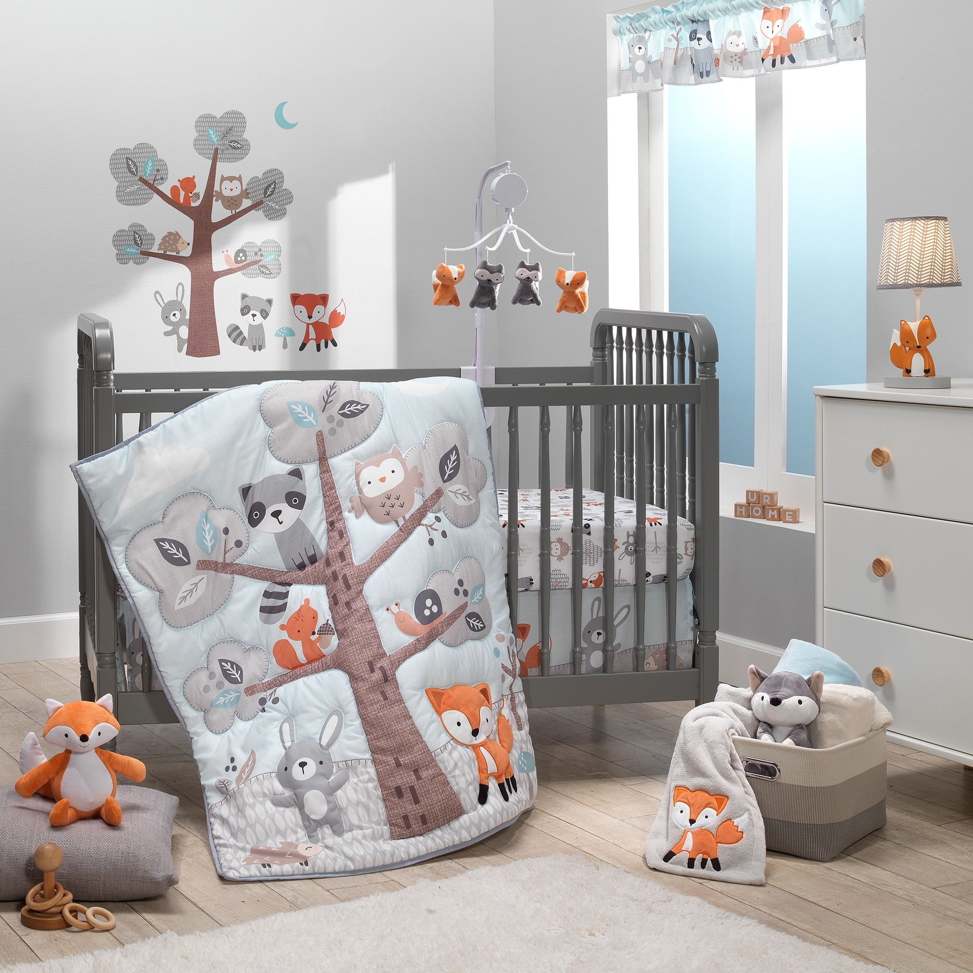 Bedtime Originals Woodland Friends Forest Animals with Tree Wall