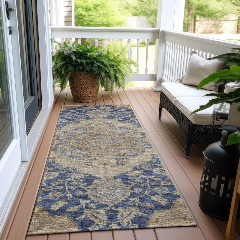 Machine Washable Indoor/ Outdoor Traditional Medallion Chantille Rug