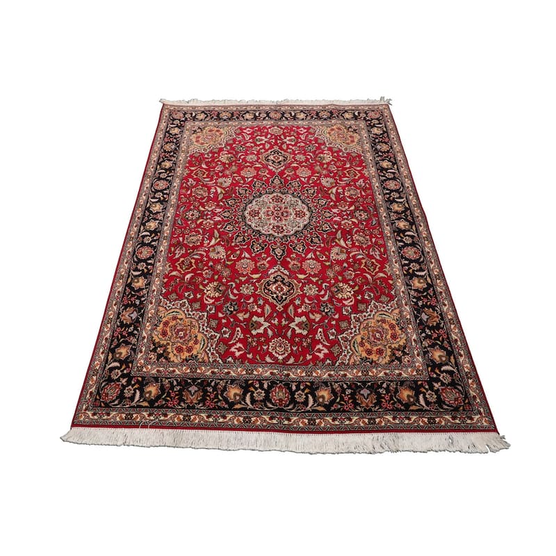 4'11''x6'7'' Hand Knotted Wool Red Traditional Rug - 4' 11'' x 6' 7''