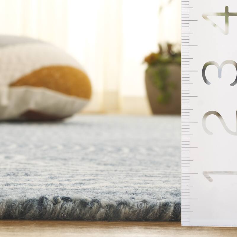 SAFAVIEH Handmade Micro-Loop Marve Transitional Wool Rug