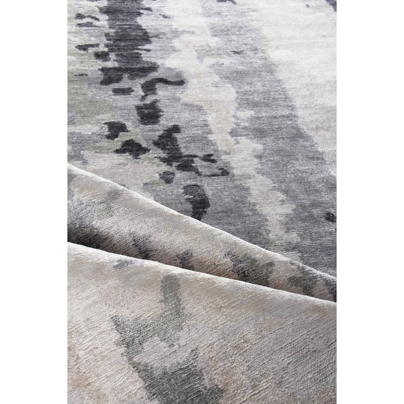 EXQUISITE RUGS Bamboo Silk Hand-knotted Blue/Grey Area Rug.