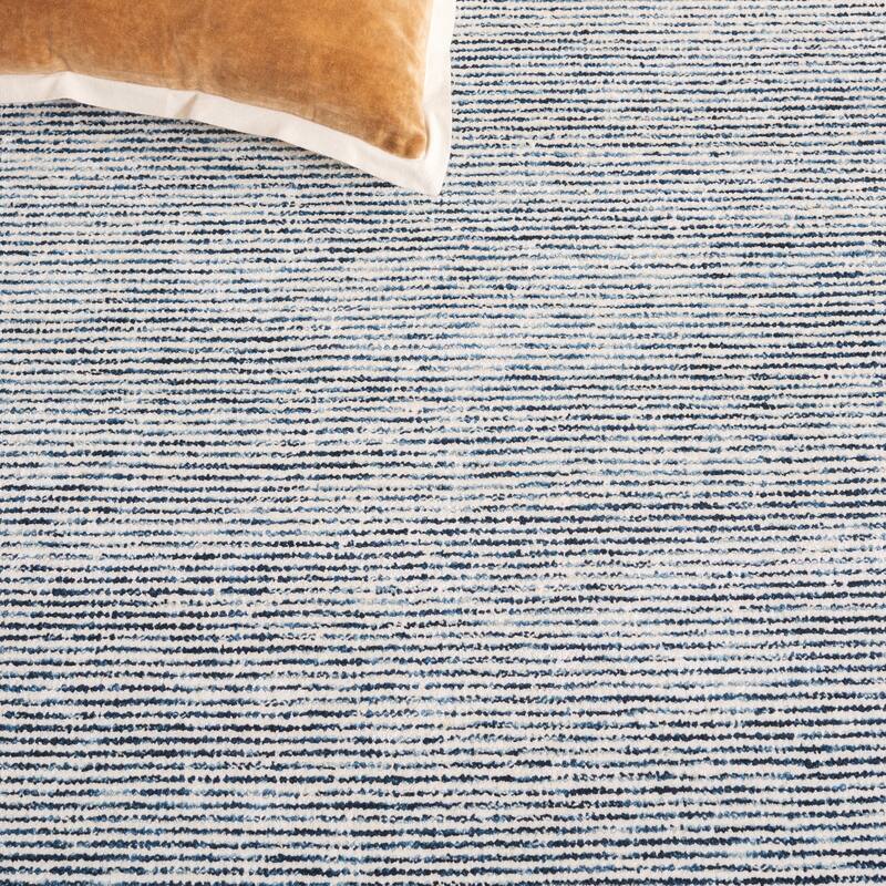 SAFAVIEH Handmade Soho Gorana Wool & Viscose Rug