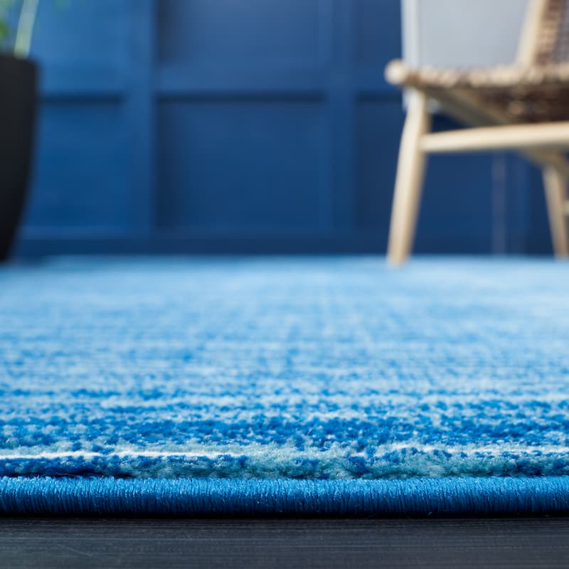 SAFAVIEH Vision Sunanda Modern Ombre Tonal Rug.