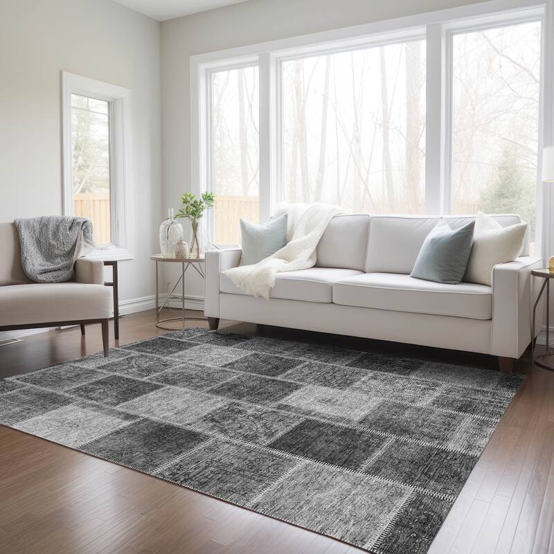 Machine Washable Indoor/ Outdoor Chantille Traditional Patchwork Rug