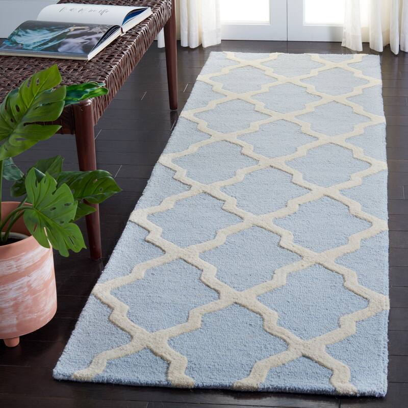 SAFAVIEH Handmade Cambridge Eirny Moroccan Trellis Wool Rug - 2'6" x 10' Runner - Light Blue/Ivory
