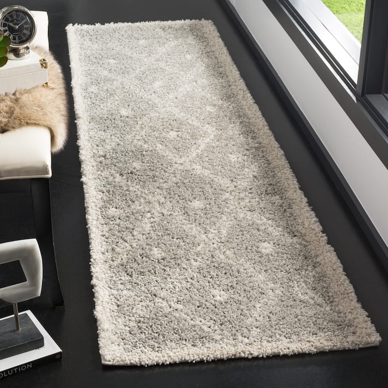 SAFAVIEH Arizona Shag Rudy 1.2-inch Thick Rug - 2'3" x 8' Runner - Grey/Ivory