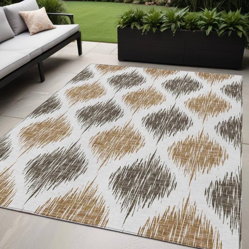 HomeRoots Ikat Transitional Rectangle Outdoor Rug - 5' X 8'