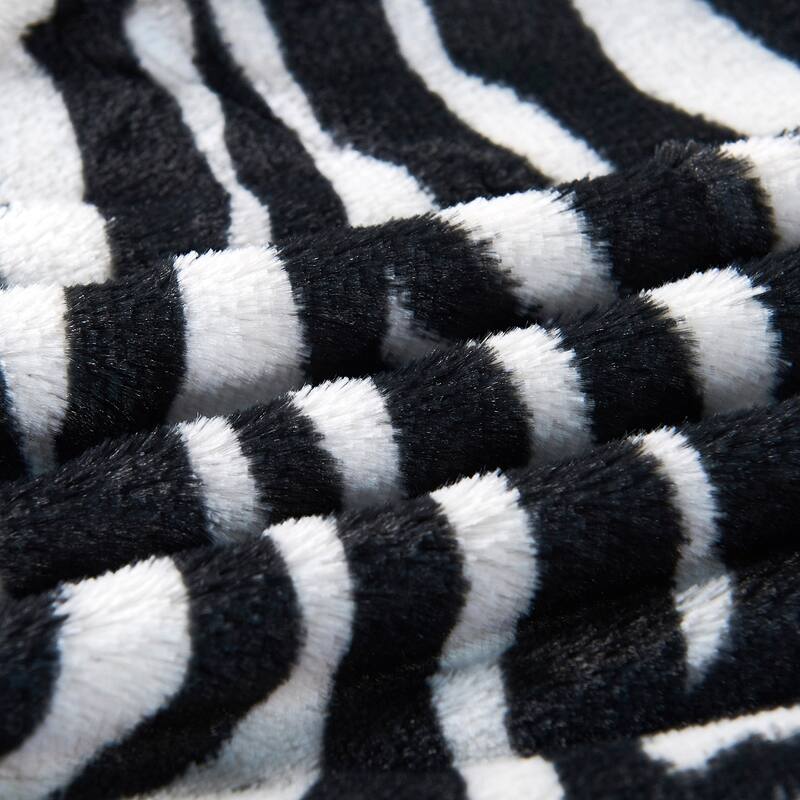 Home Soft Things FauxFur Sherpa Backing Bed Blanket