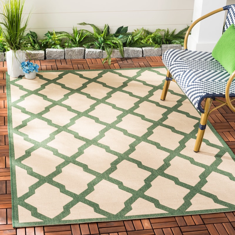SAFAVIEH Beach House Petrona Indoor/ Outdoor Waterproof Patio Backyard Rug