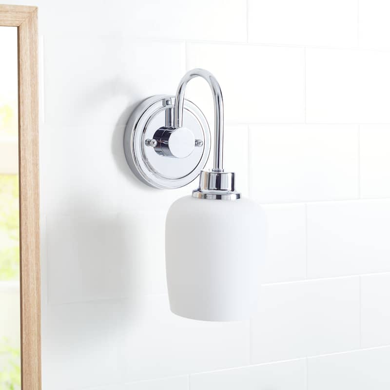 SAFAVIEH Lighting Casen 1-light Chrome LED Bathroom Sconce - 4.8"x7.5"x12"