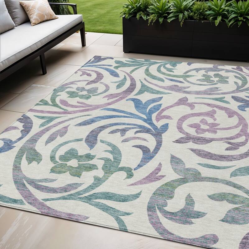 HomeRoots Floral Transitional Rectangle Outdoor Rug - 5' X 8'