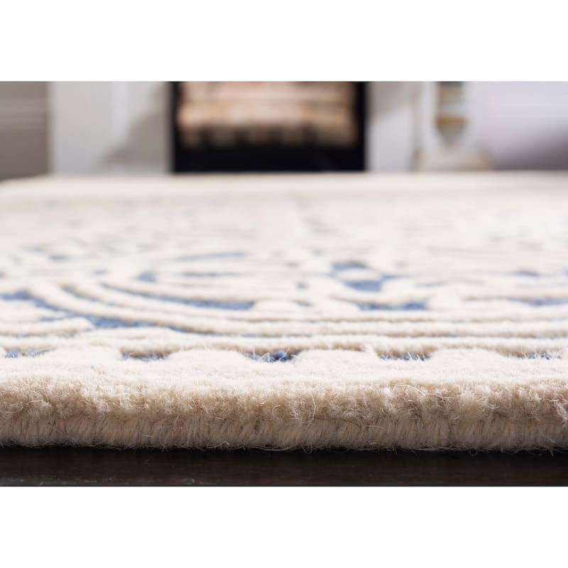 SAFAVIEH Handmade Cambridge Myrtis Moroccan Wool Rug