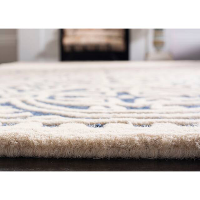 SAFAVIEH Handmade Cambridge Myrtis Moroccan Wool Rug