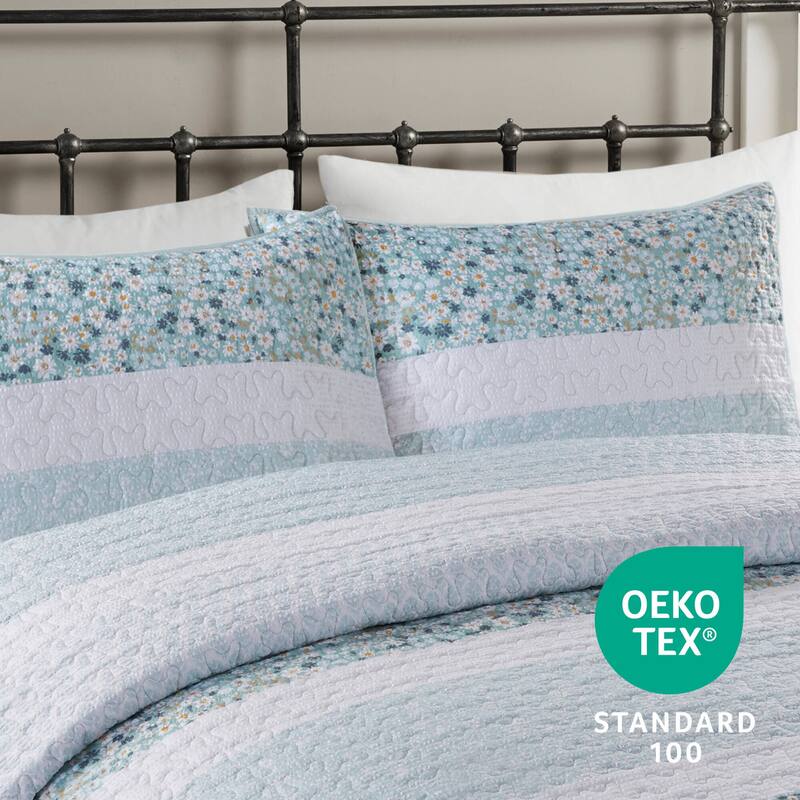 Madison Park Evian 4 Piece Seersucker Quilt Set with Throw Pillow