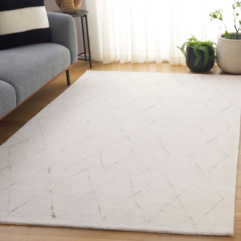 SAFAVIEH Handmade Harvest Louwe Moroccan Boho Wool Rug - 5' x 8' - Ivory/Green