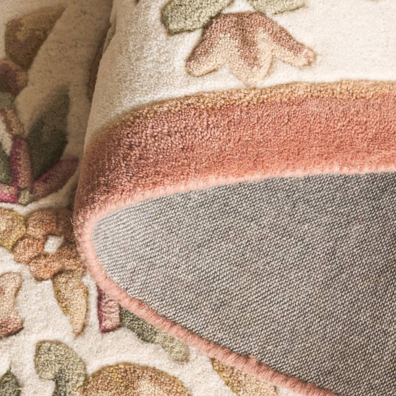 SAFAVIEH Handmade Aubusson Hale Traditional Wool Rug.