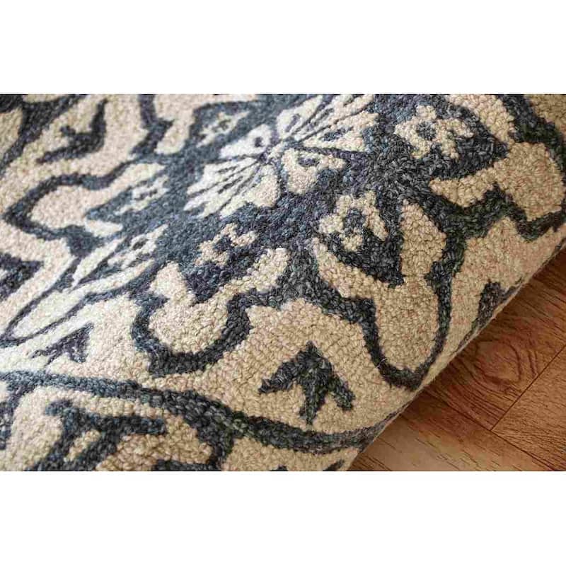 Lilly Medallion Floral Blue/Ivory Handmade Indoor Area Rug by Sevita