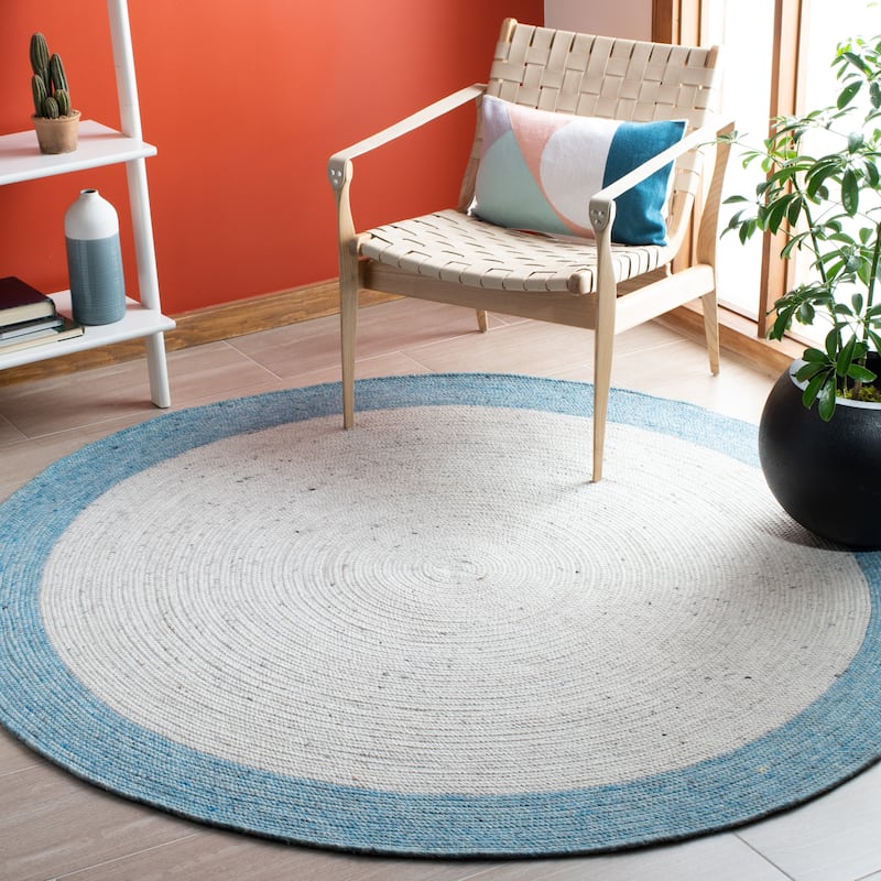 SAFAVIEH Handmade Braided Zane Wool Rug - 5' Round - Ivory/Blue