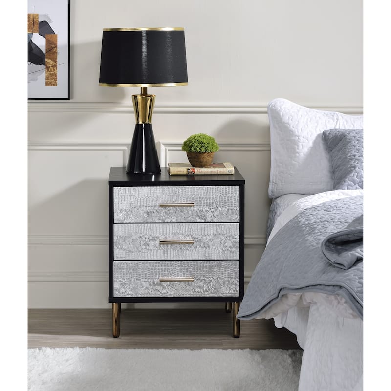 3-Drawer Solid Wood Bachelors Chest, Storage Cabinet with Solid Wood Handle for Bedroom, Living Room - Black