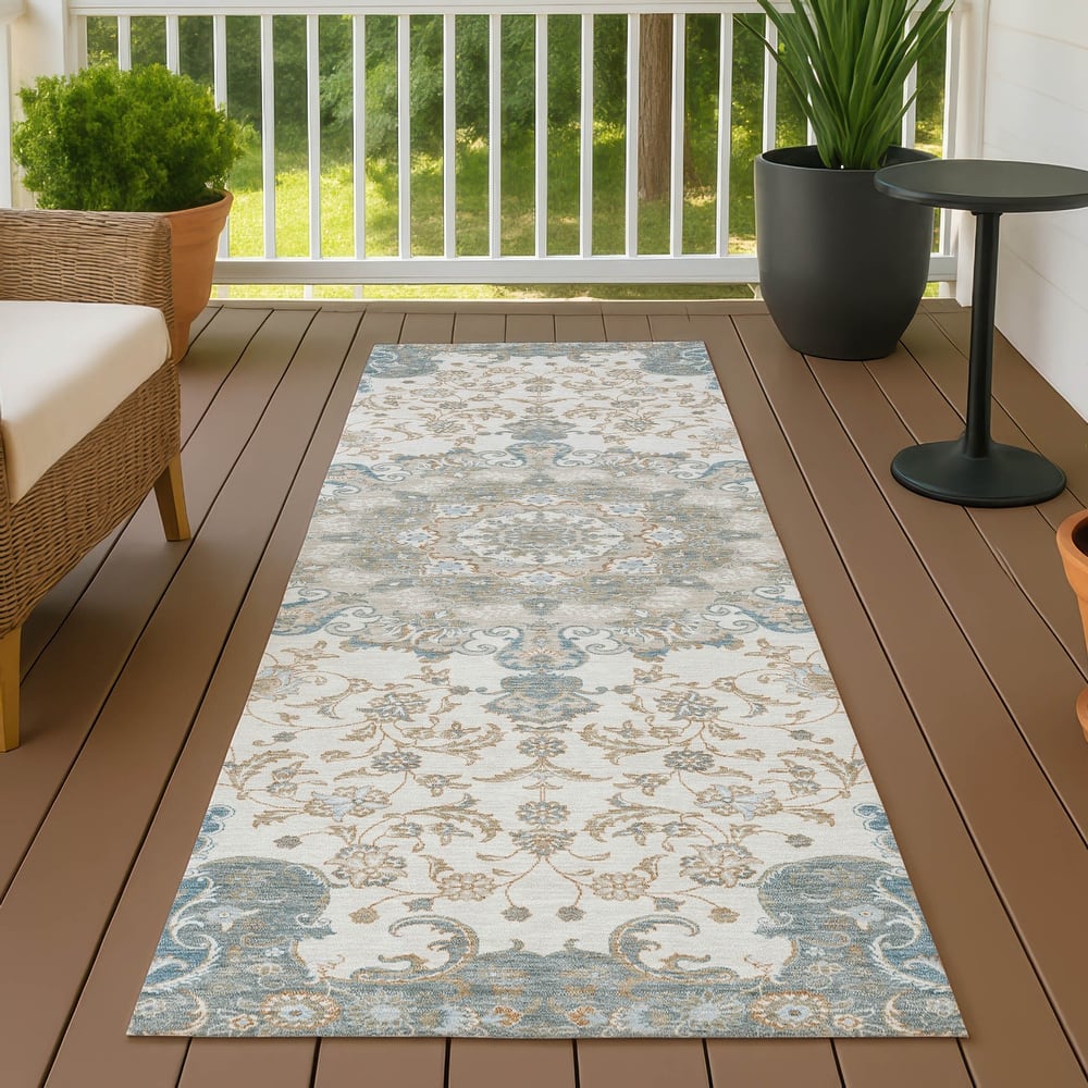 Machine Washable Indoor/ Outdoor Traditional Awaka Chantille Rug