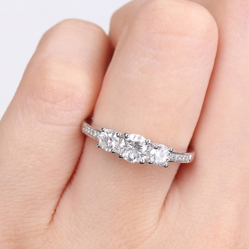 Miadora White Platinum Oval Round or Emerald Diamonds 3-Stone Engagement Ring 1ct TDW