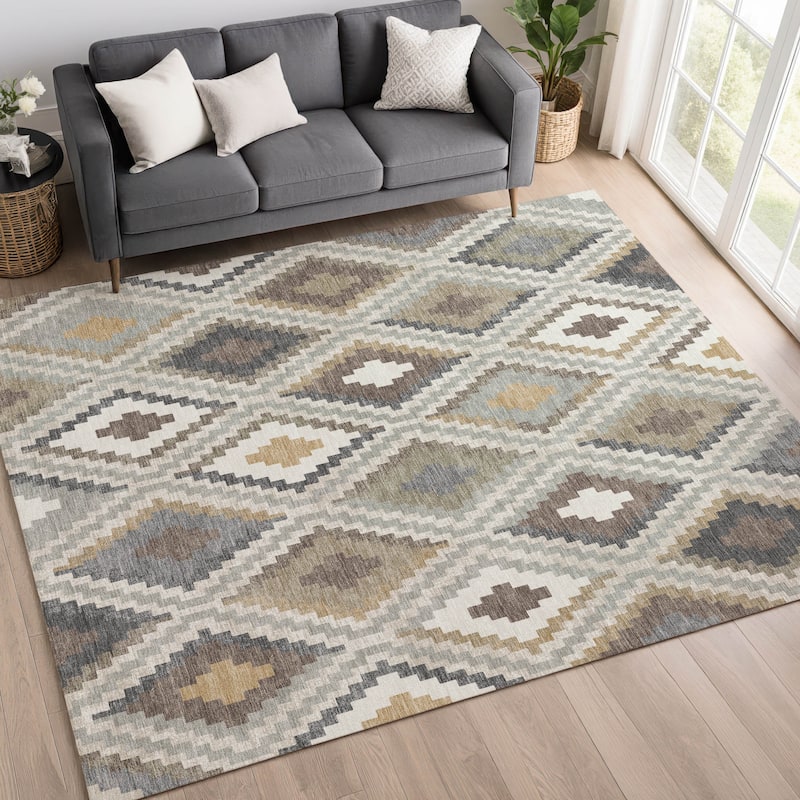 Machine Washable Indoor/ Outdoor Global Geo Chantille Rug