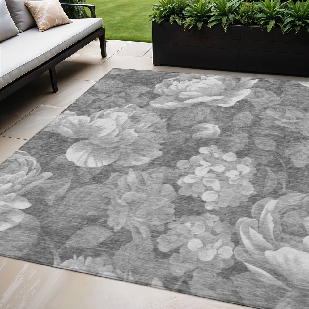 HomeRoots Floral Transitional Rectangle Outdoor Rug