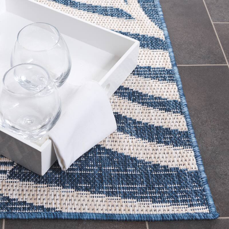 SAFAVIEH Beach House Nassrin Transitional Rug