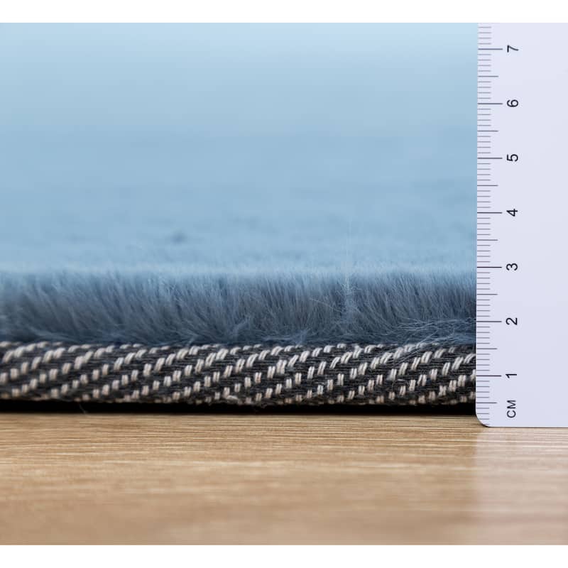 Rabbit-Collection Thick Faux-Fur Area Rug