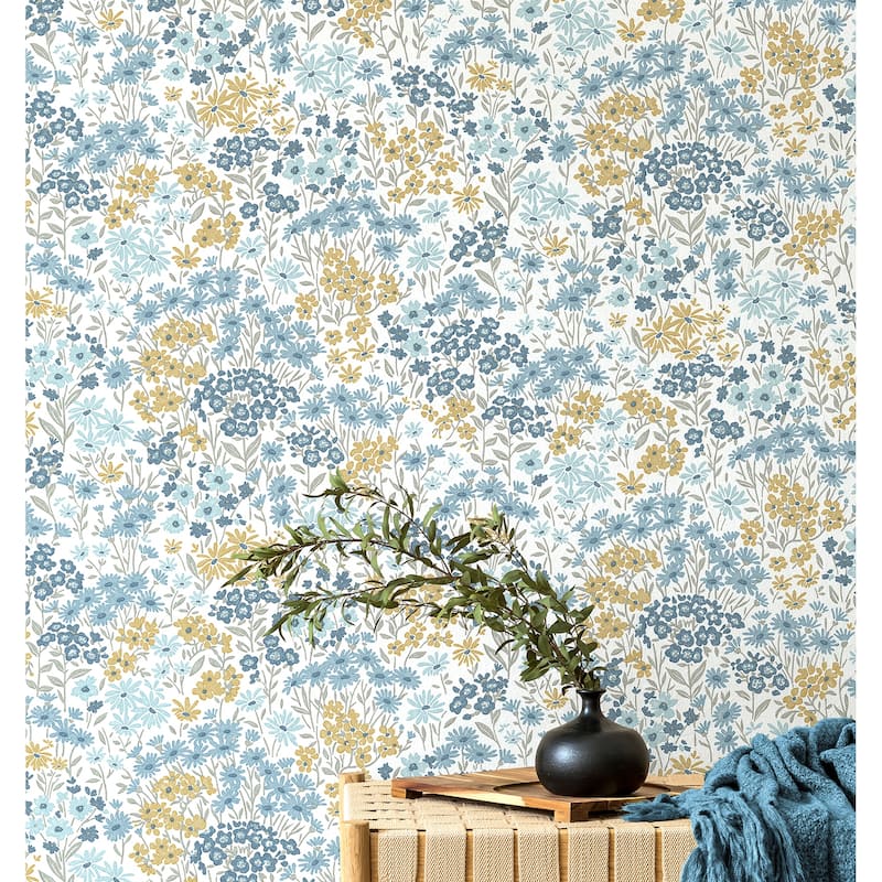 Ditsy Light Blue Daisies Wallpaper