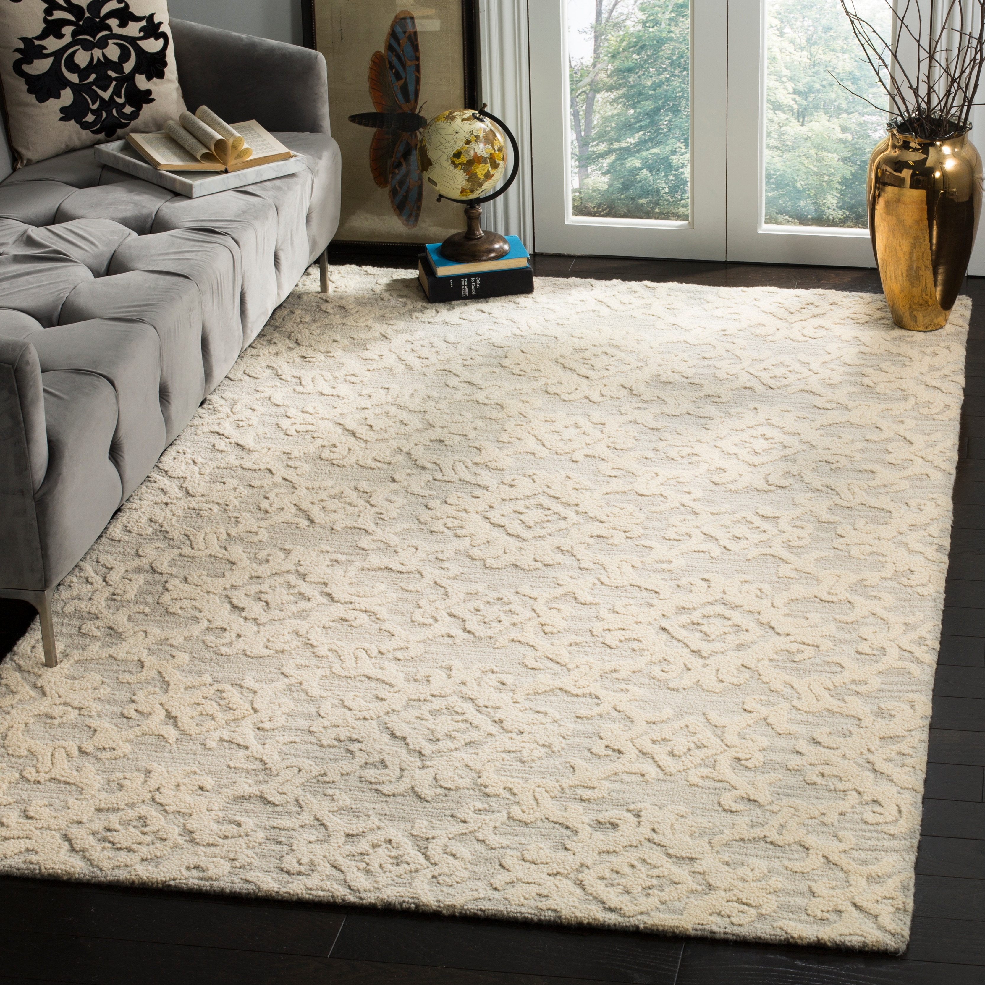 SAFAVIEH Handmade Blossom Linna Modern Floral Wool Rug