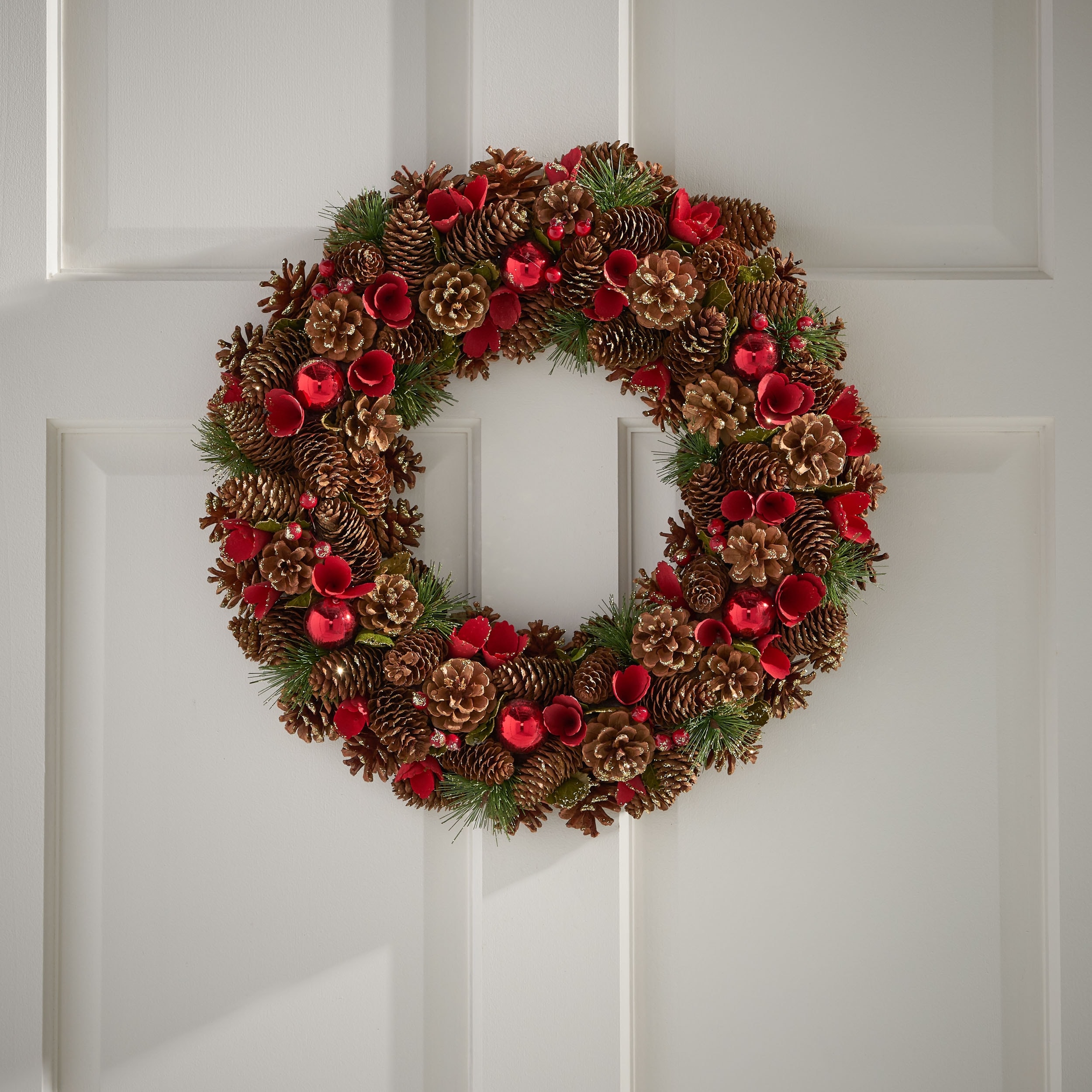 Kingsbridge 18 5 Pine Cone And Glitter Artificial Christmas Wreath Natural And Red By Christopher Knight Home Overstock 32046989