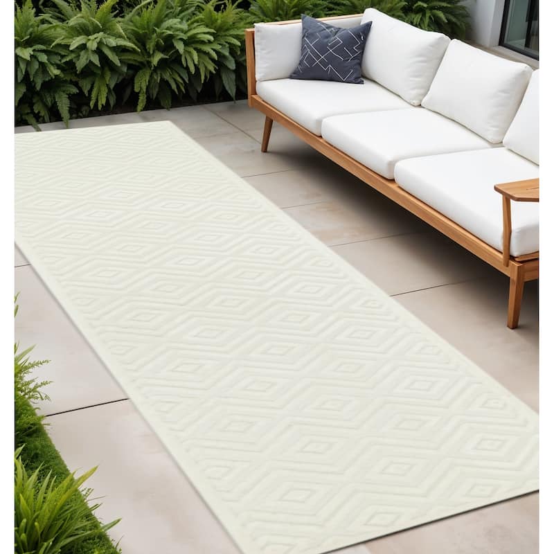HomeRoots Geometric Modern Runner Outdoor Rug - 12' Runner - White/Ivory - 12' Runner