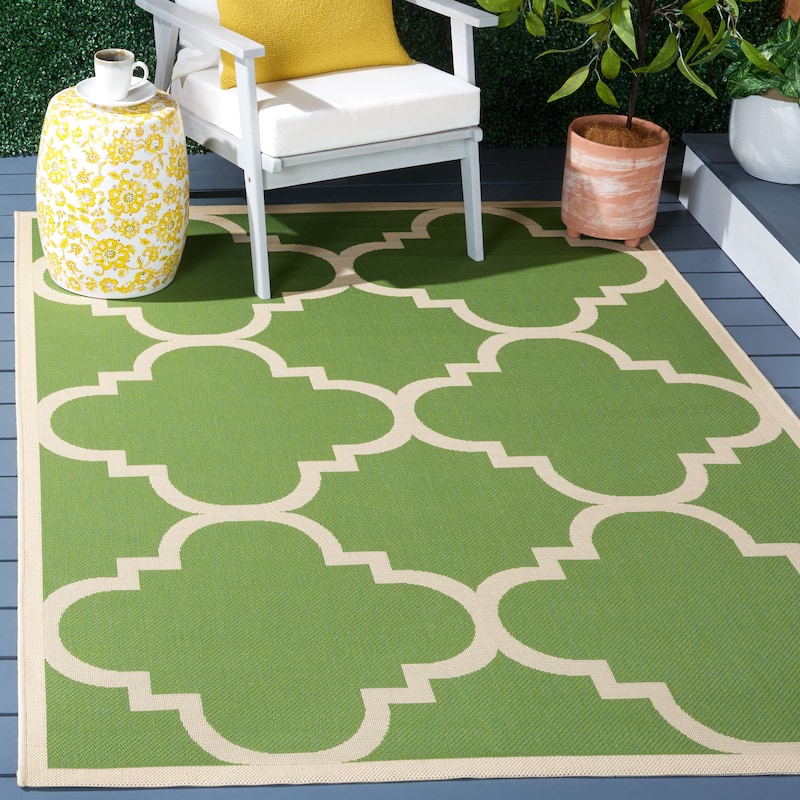 SAFAVIEH Courtyard Hafiza Indoor/ Outdoor Waterproof Patio Backyard Rug - 4' x 5'7" - Green/Beige