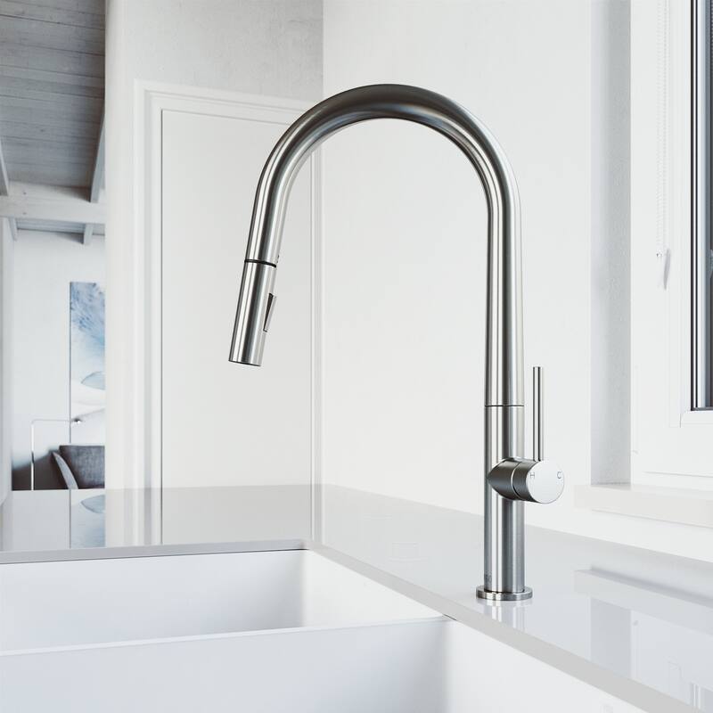 VIGO Greenwich 18" H Single Handle Pull-Down Sprayer Kitchen Faucet