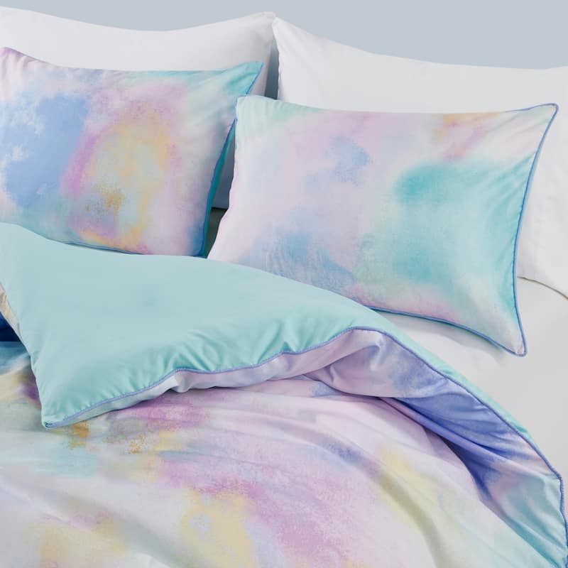 Intelligent Design Karissa Watercolor Tie Dye Printed Comforter Set with Throw Pillow