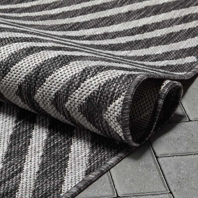 Well Woven Medusa Kesia Indoor Outdoor Striped Modern Area Rug